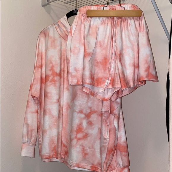 Set - Picture 1 of 4